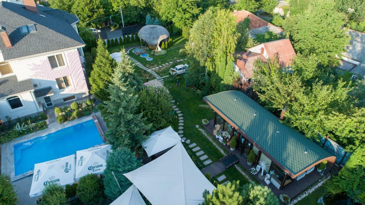 Diplomat Club Hotel Chisináu Exterior foto